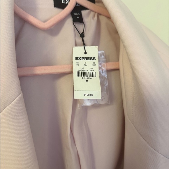 Express Cutout Detail Blazer in Soft Blush - Picture 4 of 6